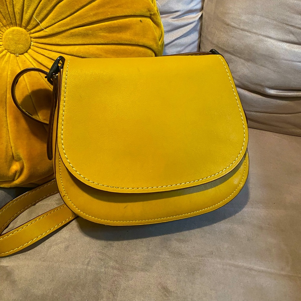 Coach saddle bag style shoulder bag yellow / goldenrod